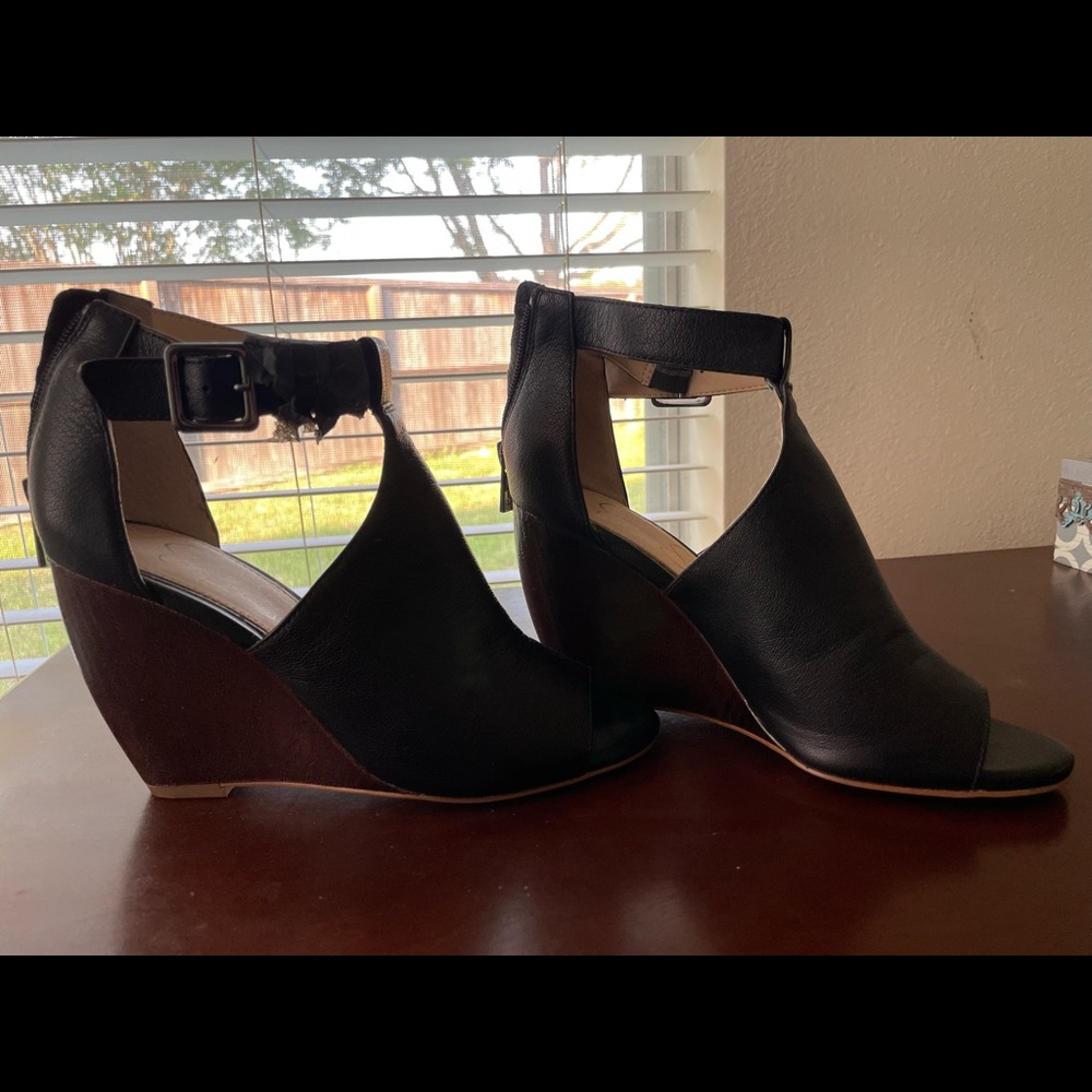 Black Wedge Size 8